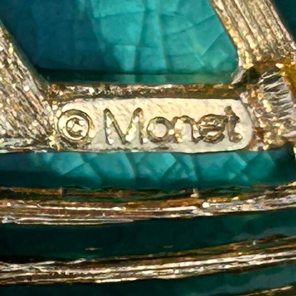 Vintage Monet Brooch Pin Large Gold-tone Textured Wire Diamond Shape Open work - Picture 7 of 7